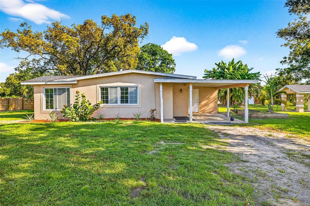 Photo of 2803 Gulf City Road, Ruskin, FL 33570 (MLS # TB8428607)
