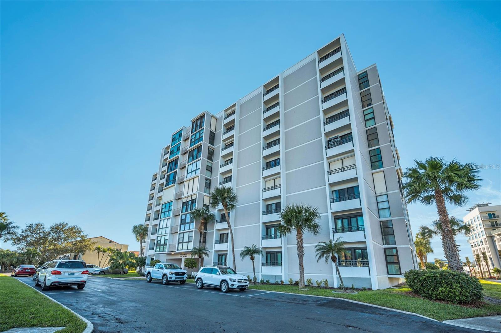 CLEARWATER POINT NO 7 (NO TENNIS) - Residential