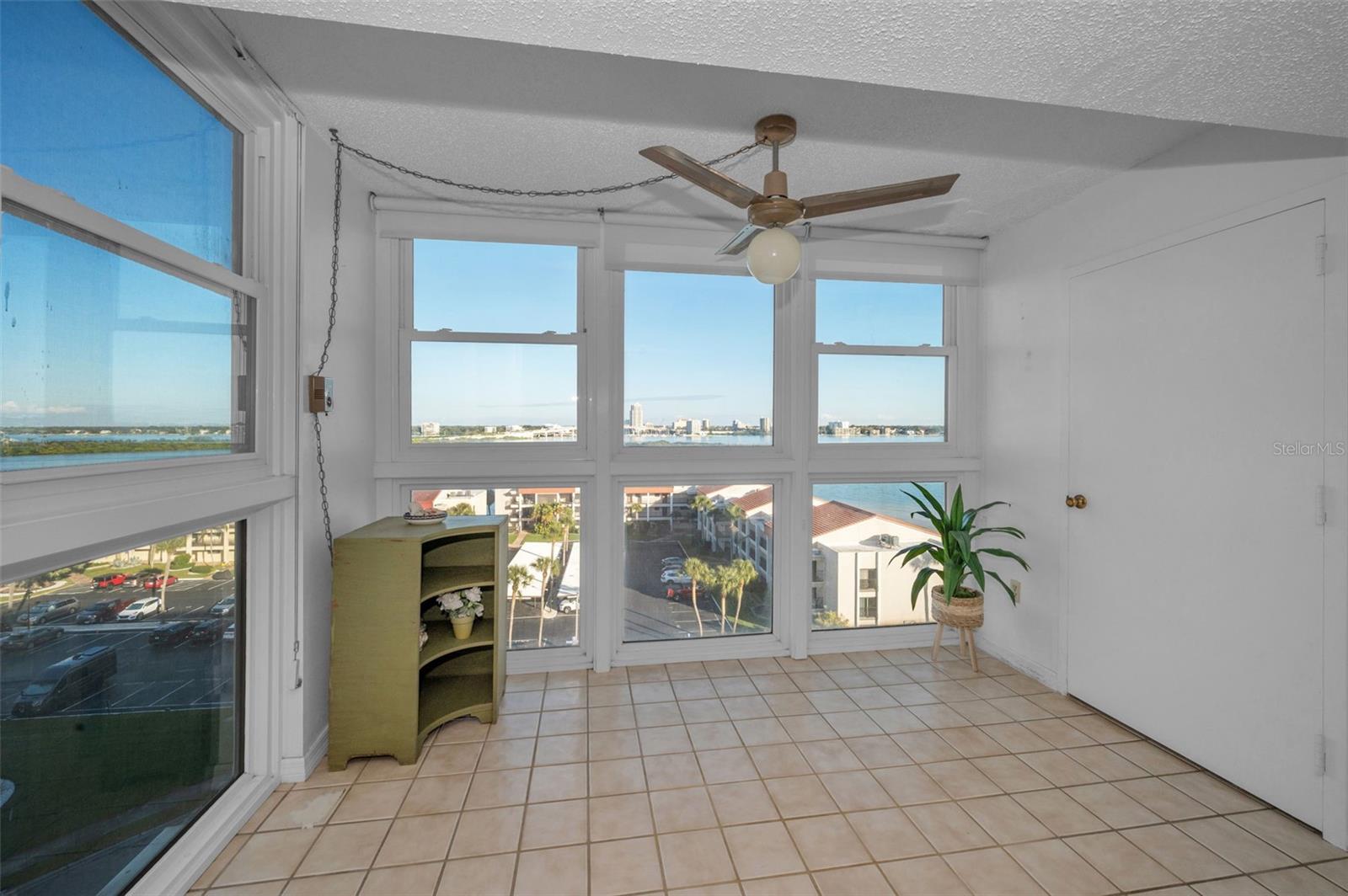 CLEARWATER POINT NO 7 (NO TENNIS) - Residential