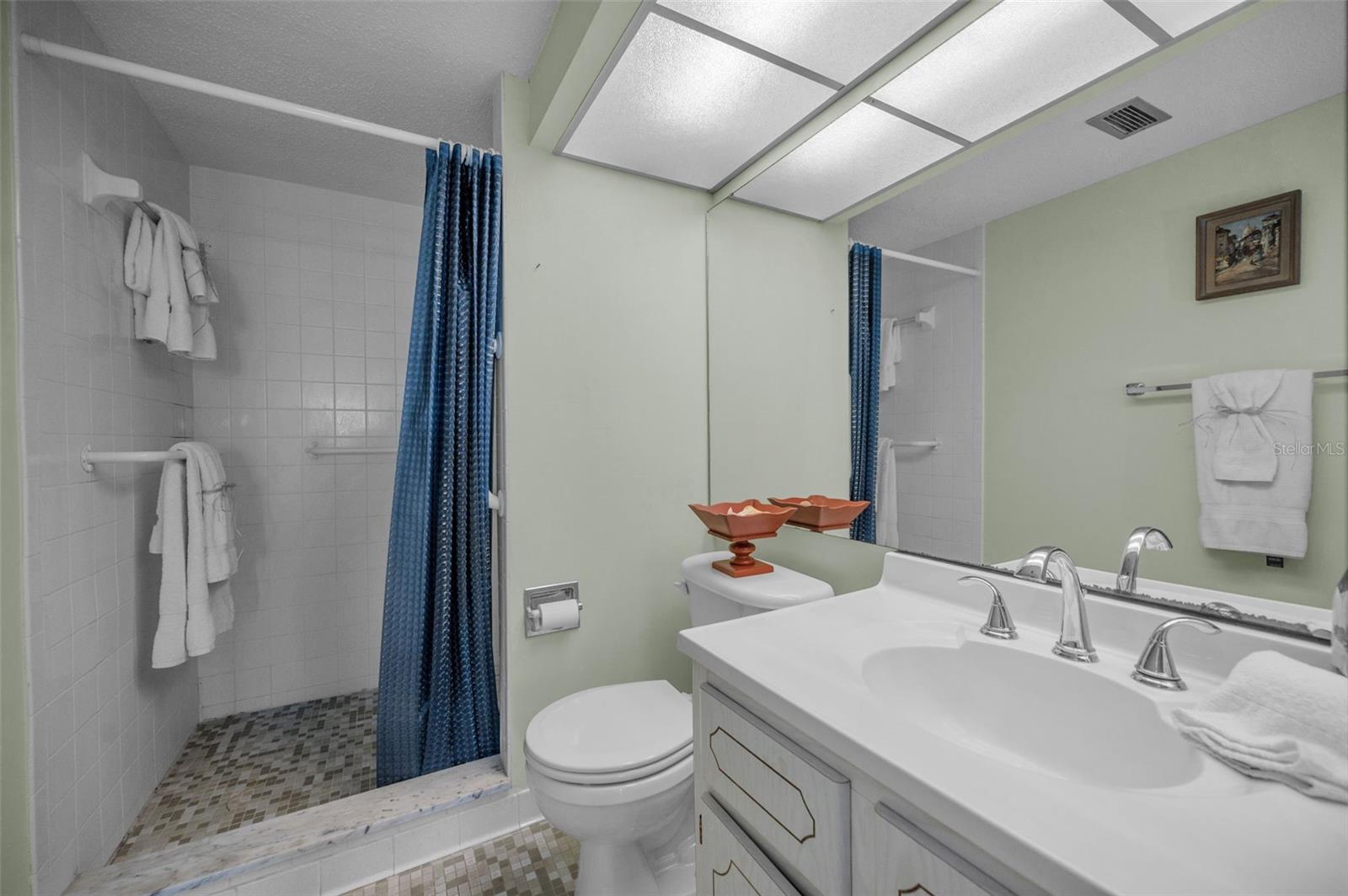 CLEARWATER POINT NO 7 (NO TENNIS) - Residential