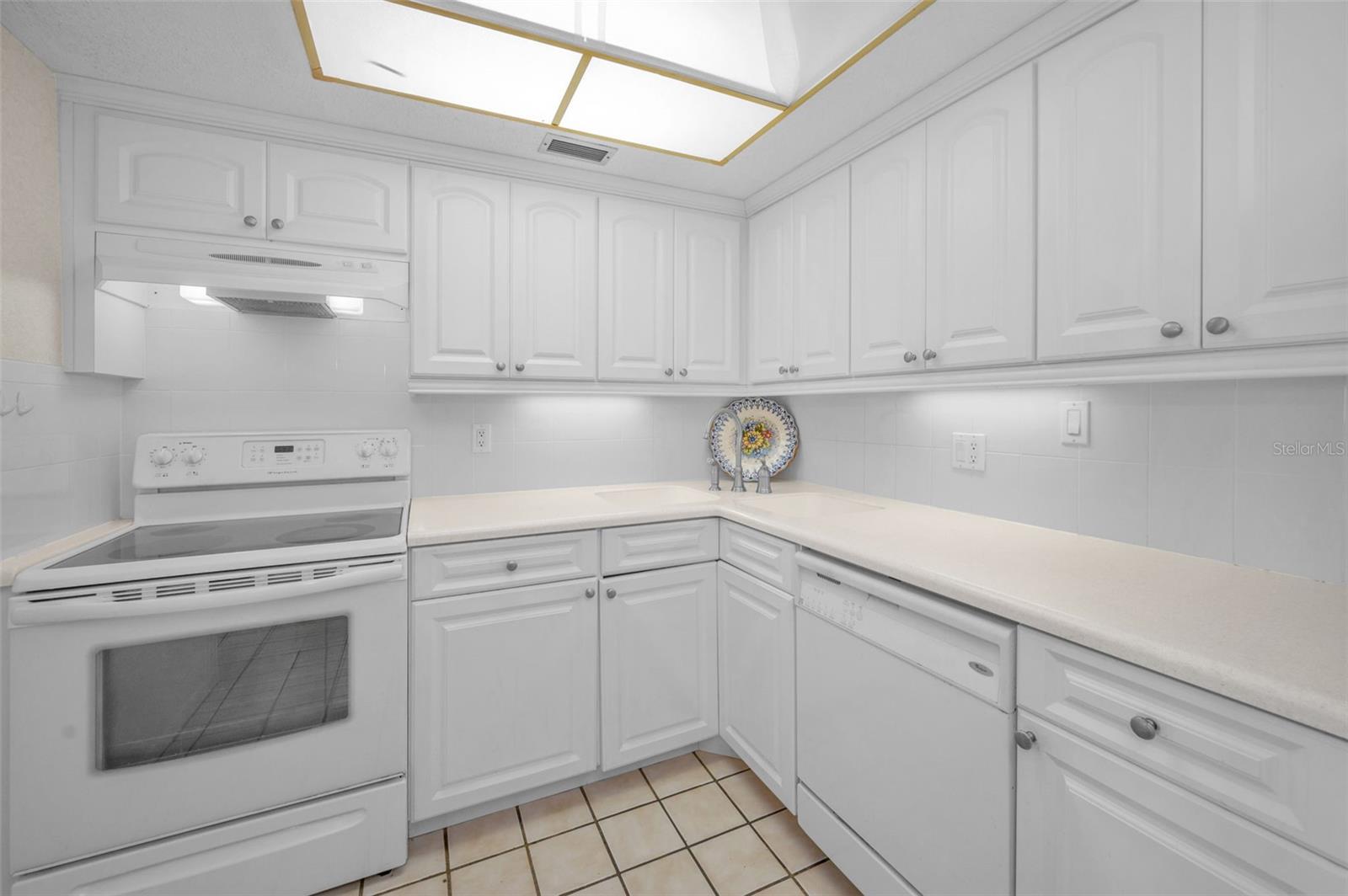 CLEARWATER POINT NO 7 (NO TENNIS) - Residential