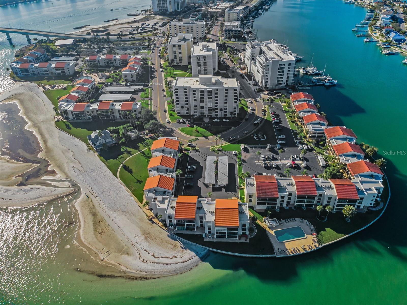 CLEARWATER POINT NO 7 (NO TENNIS) - Residential