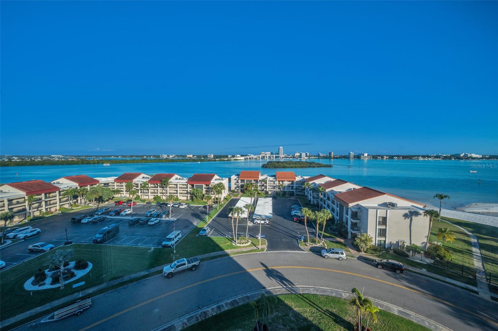 CLEARWATER POINT NO 7 (NO TENNIS) - Residential