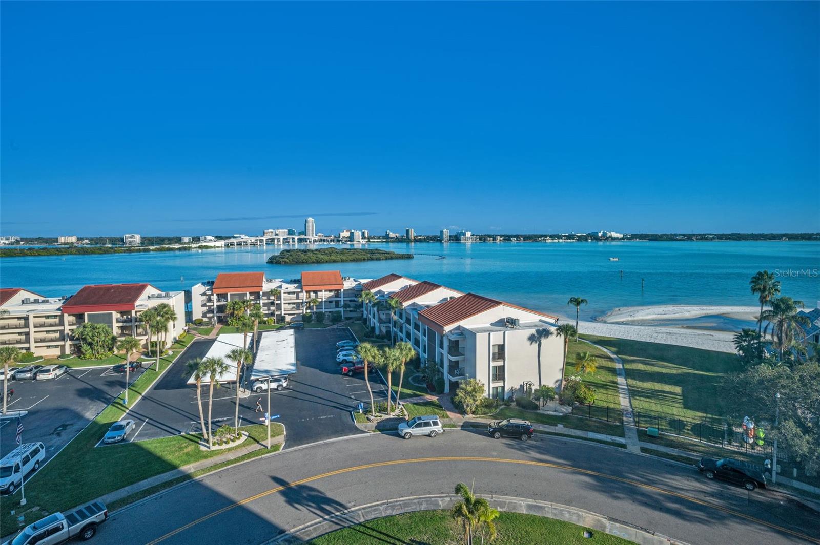 CLEARWATER POINT NO 7 (NO TENNIS) - Residential