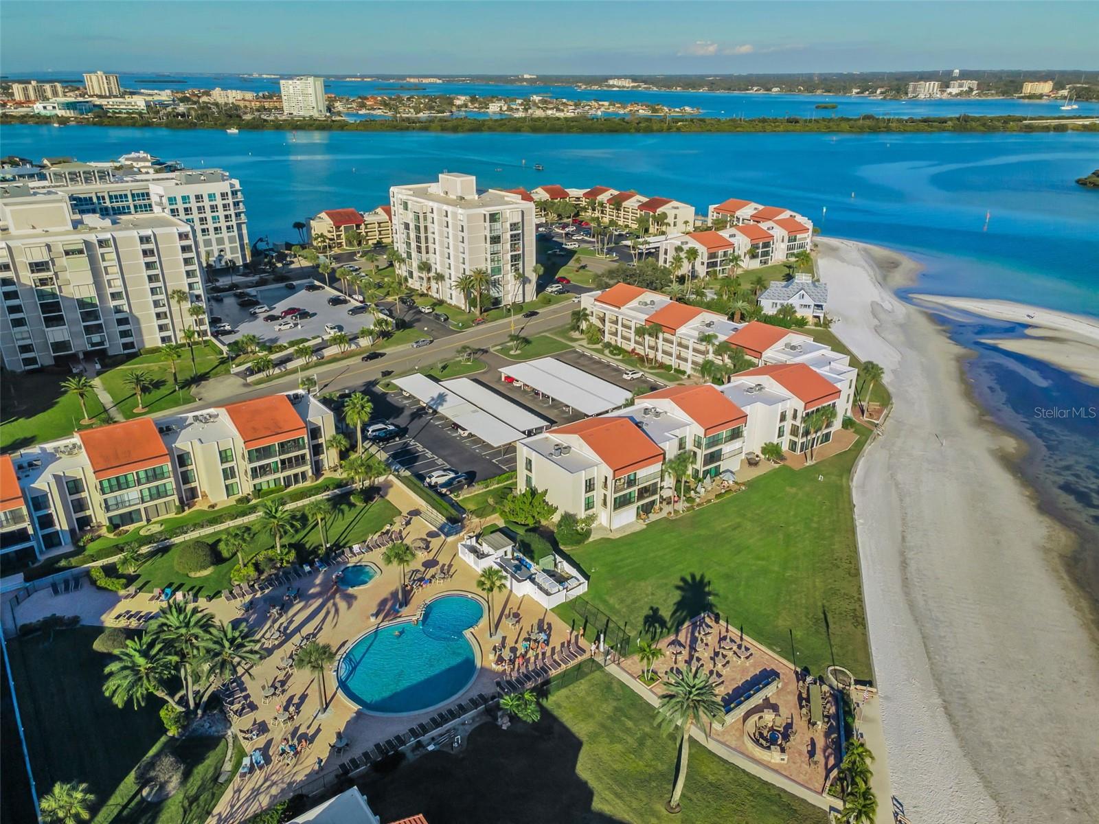 CLEARWATER POINT NO 7 (NO TENNIS) - Residential