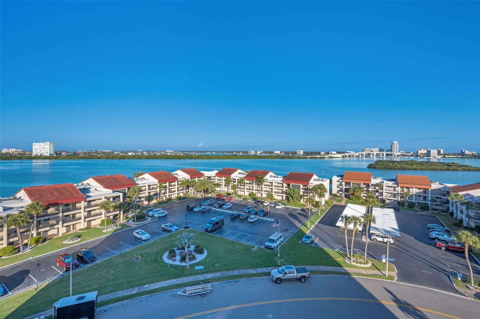 CLEARWATER POINT NO 7 (NO TENNIS) - Residential