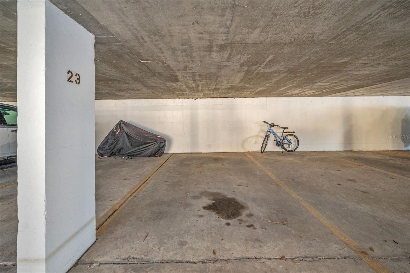 CLEARWATER POINT NO 7 (NO TENNIS) - Residential