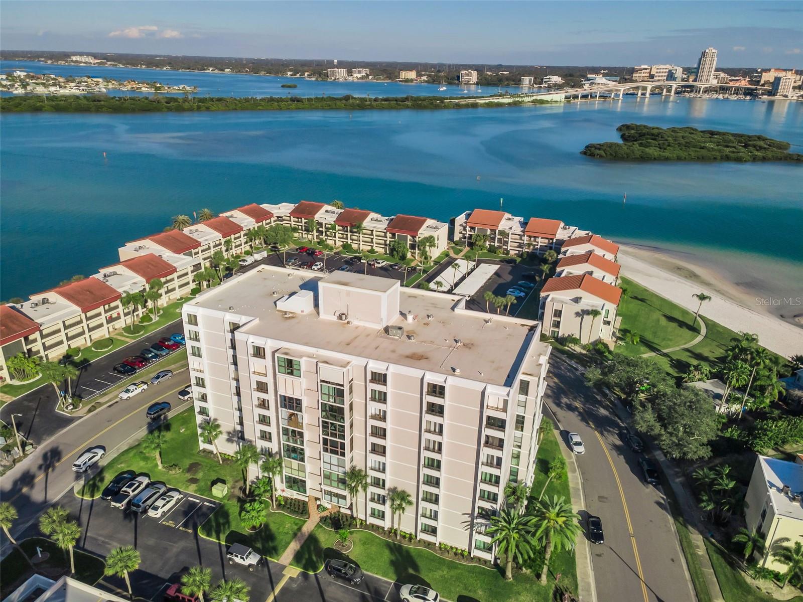 CLEARWATER POINT NO 7 (NO TENNIS) - Residential