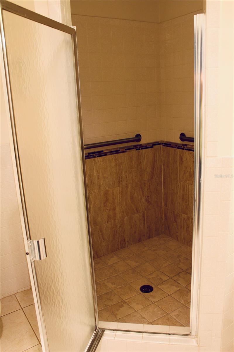 ON TOP OF THE WORLD - Residential