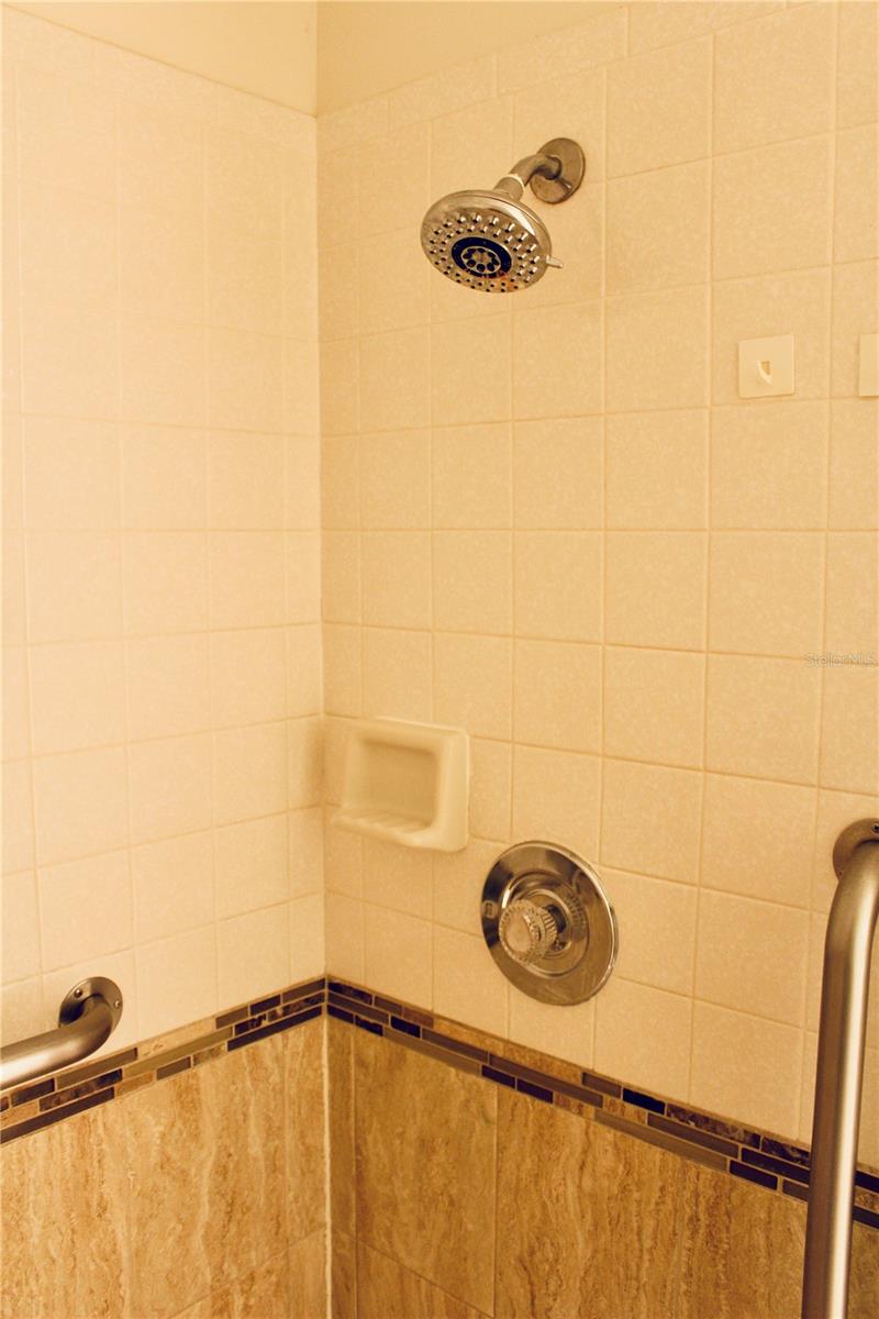 ON TOP OF THE WORLD - Residential