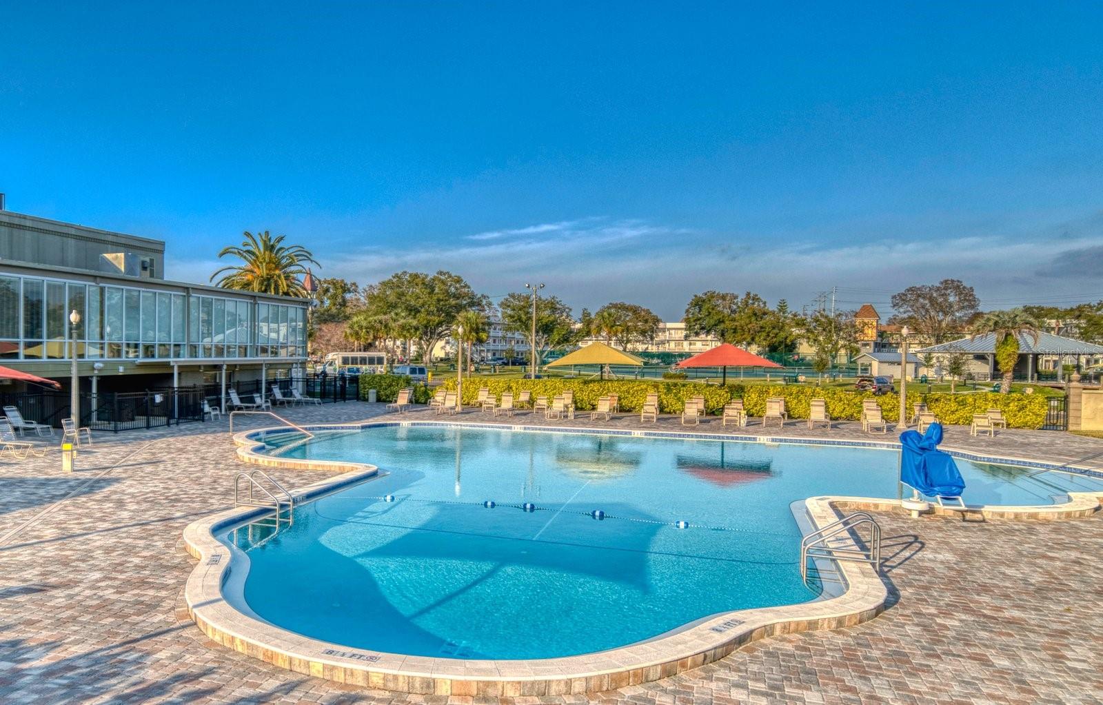 ON TOP OF THE WORLD - Residential