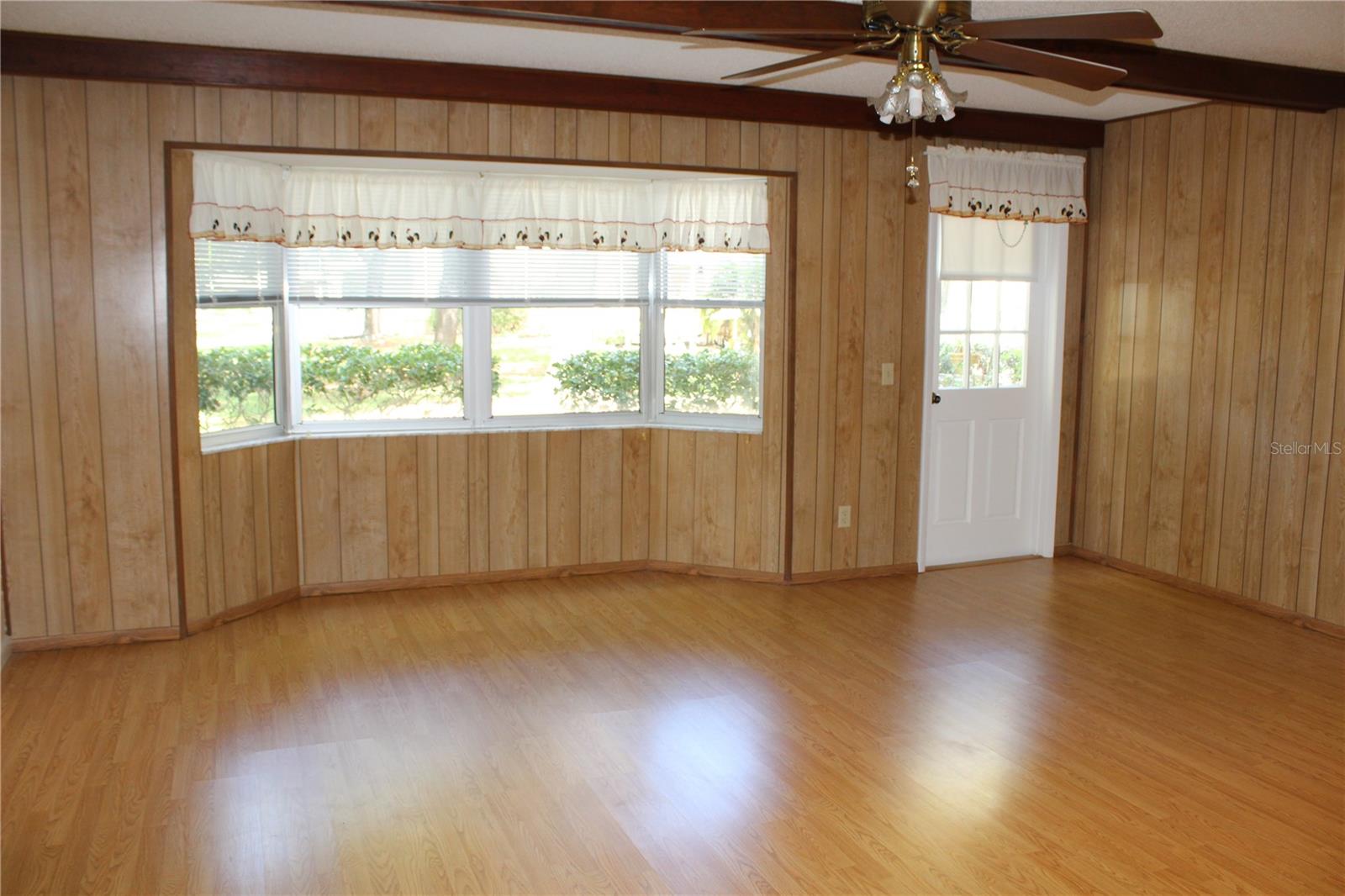 ON TOP OF THE WORLD - Residential