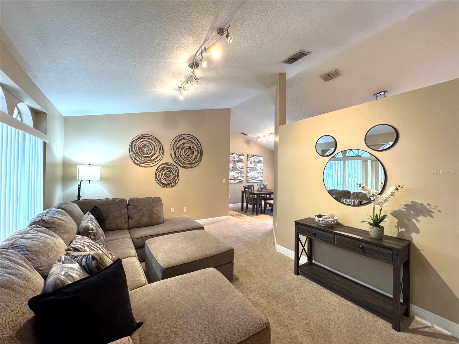 BRIARGROVE SECOND ADD - Residential Lease