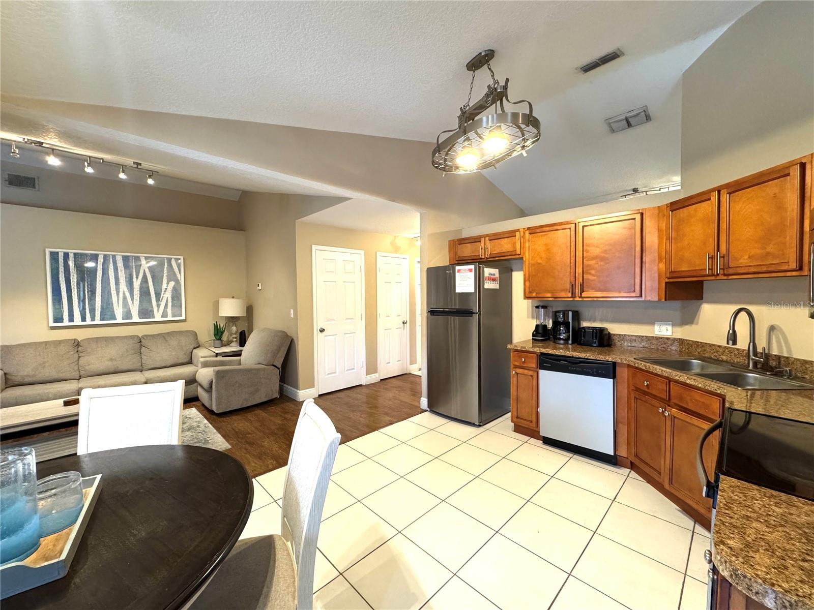 BRIARGROVE SECOND ADD - Residential Lease