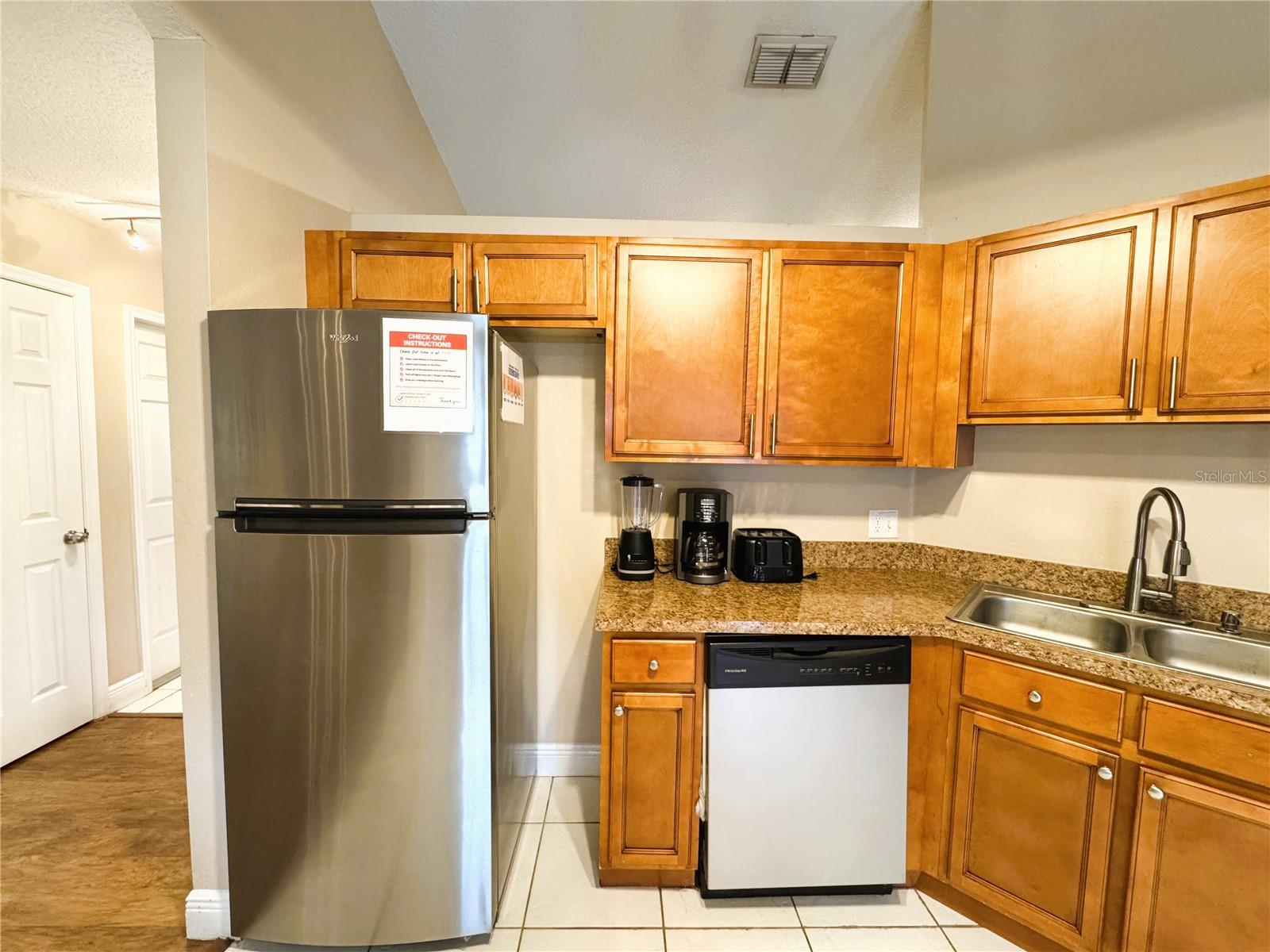 BRIARGROVE SECOND ADD - Residential Lease