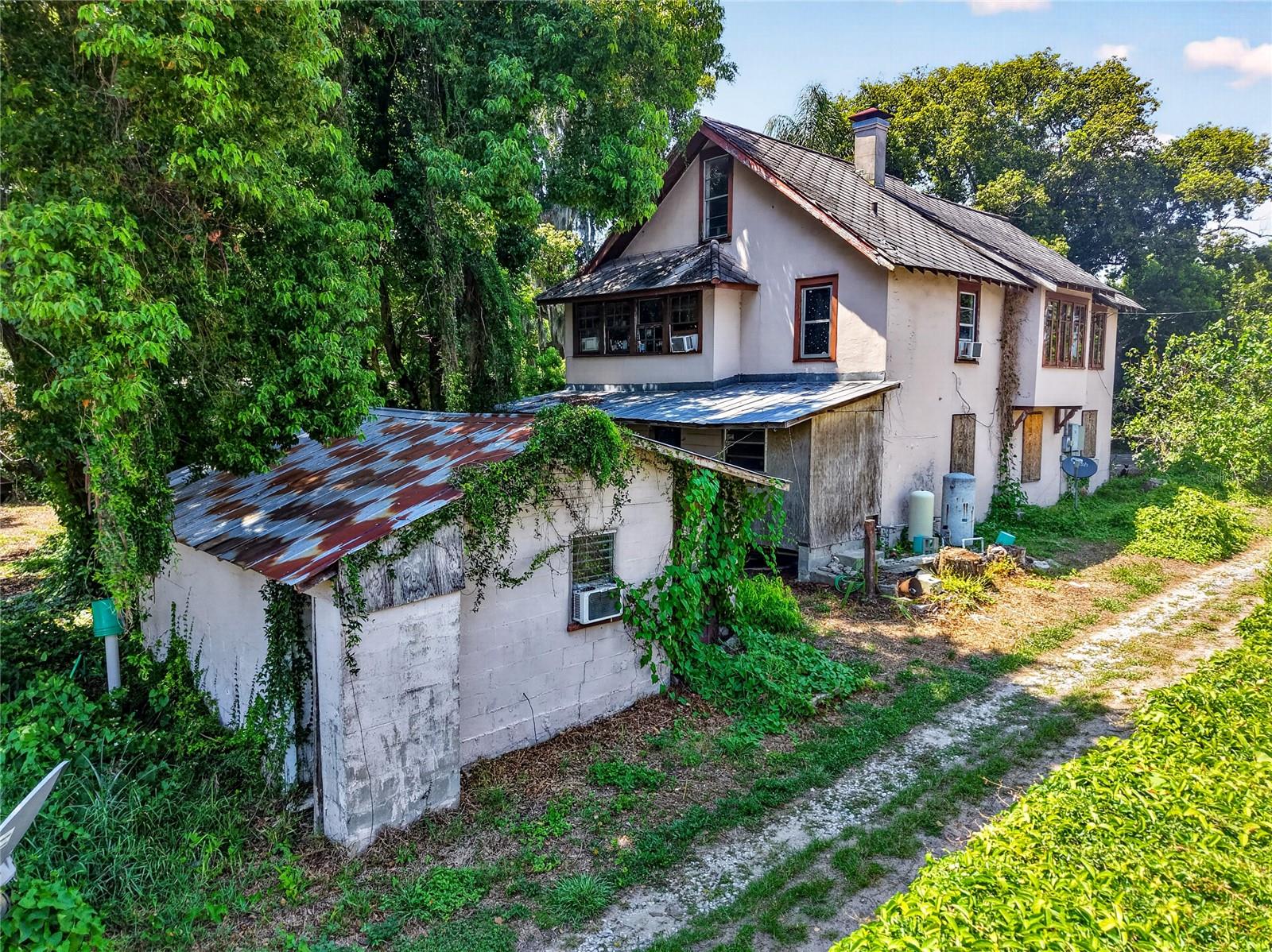 16018 DORA AVENUE