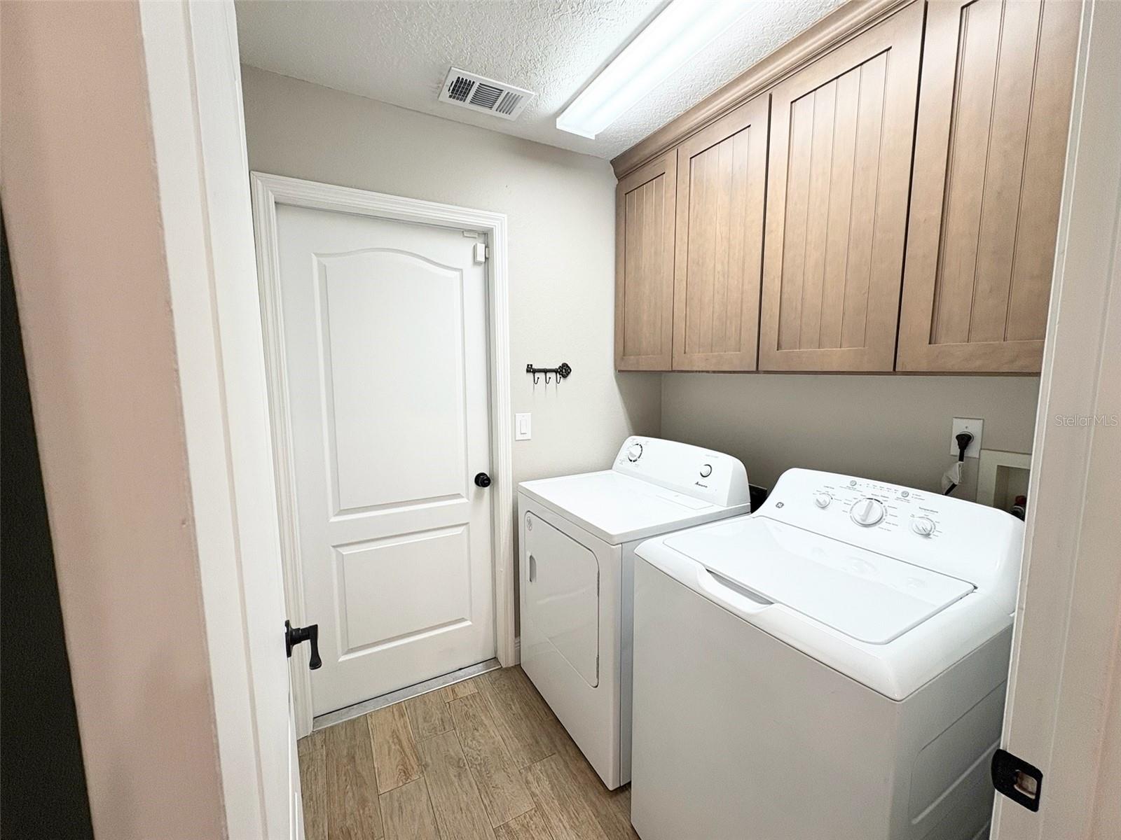 LOUISA POINTE PH 01 - Residential Lease