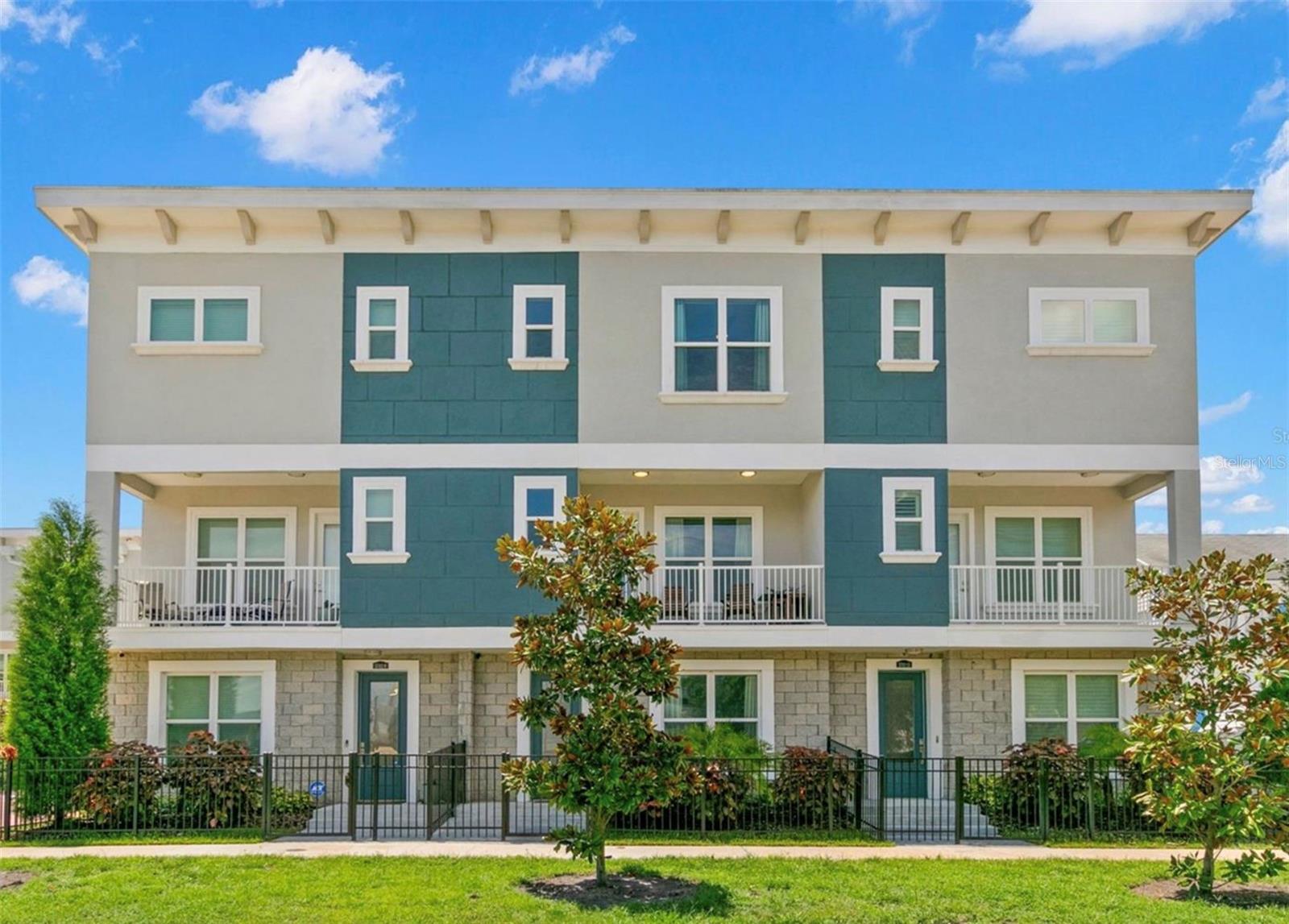 For Rent-A stunning, newer 4-bedroom, 3.5-bathroom townhome with over 2,200 Sqft in living space! The home features a nicely designed floor plan with an open dining/living/kitchen concept. Spacious master bedroom includes walk-in closet, master bath with dual sinks, ample storage with a spacious 2-car garage. The garage comes with a 220 plug making it capable of charging your electric cars. Enjoy outdoor entertaining or relaxing in the private patio. The home is located in the Plant High School district and just minutes from downtown Tampa, shopping, and with easy access to I-275 for a quick trip to St. Pete.
