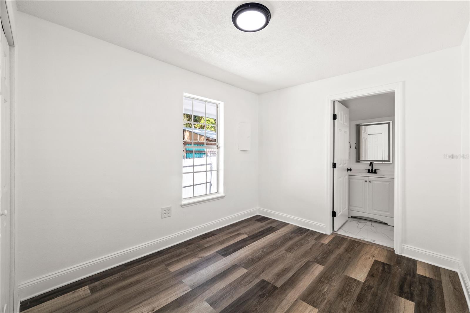 SUNNYBROOK - Residential