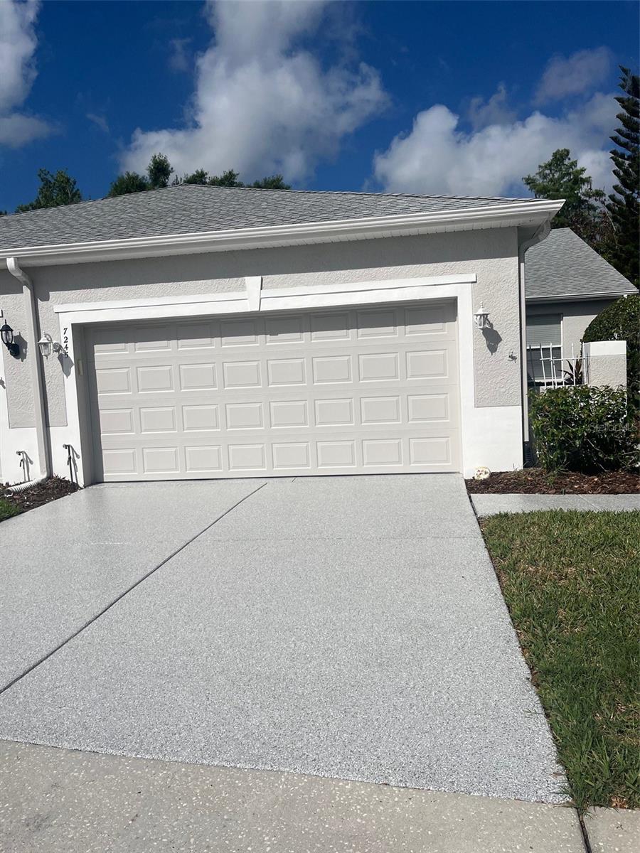 GROVES PH 03 CLUB VILLAS - Residential