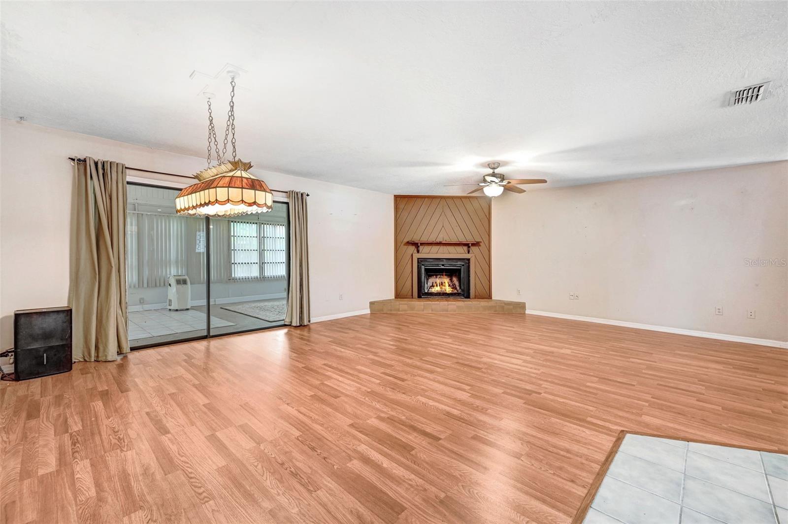 VILLA DE PALMAS UNIT 04 - Residential