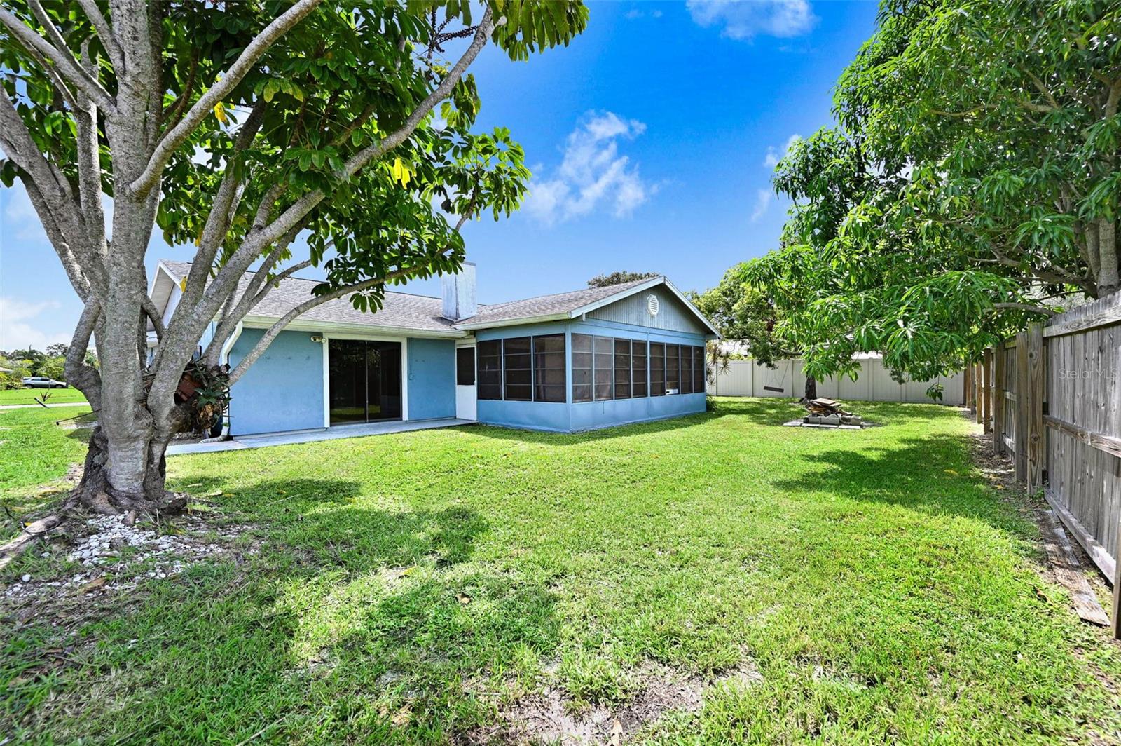 VILLA DE PALMAS UNIT 04 - Residential