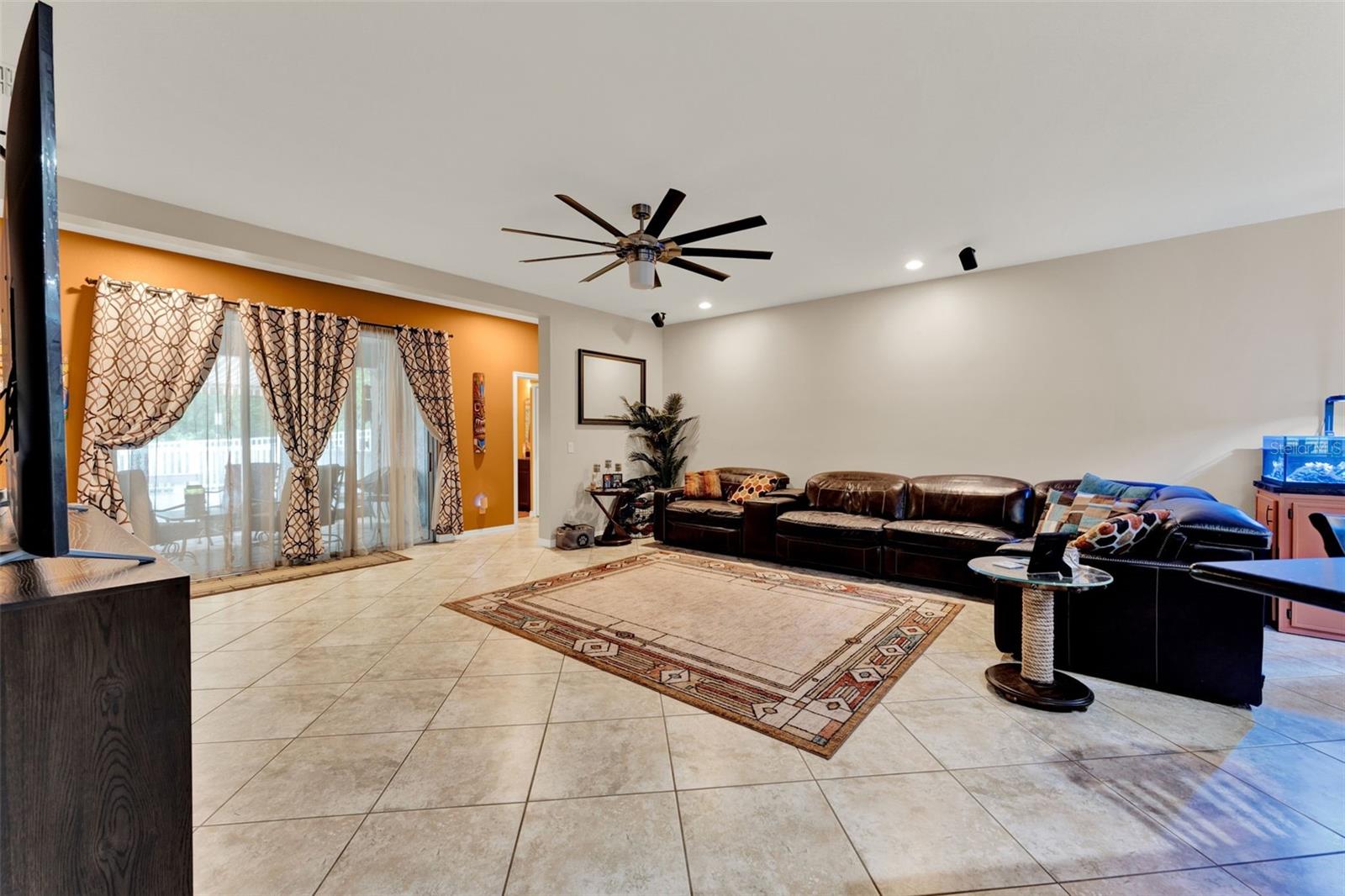 1692 BLUE GRASS BOULEVARD