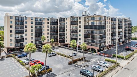 Photo of 2901 26th Street W #301, Bradenton, FL 34205 (MLS # TB8397922)