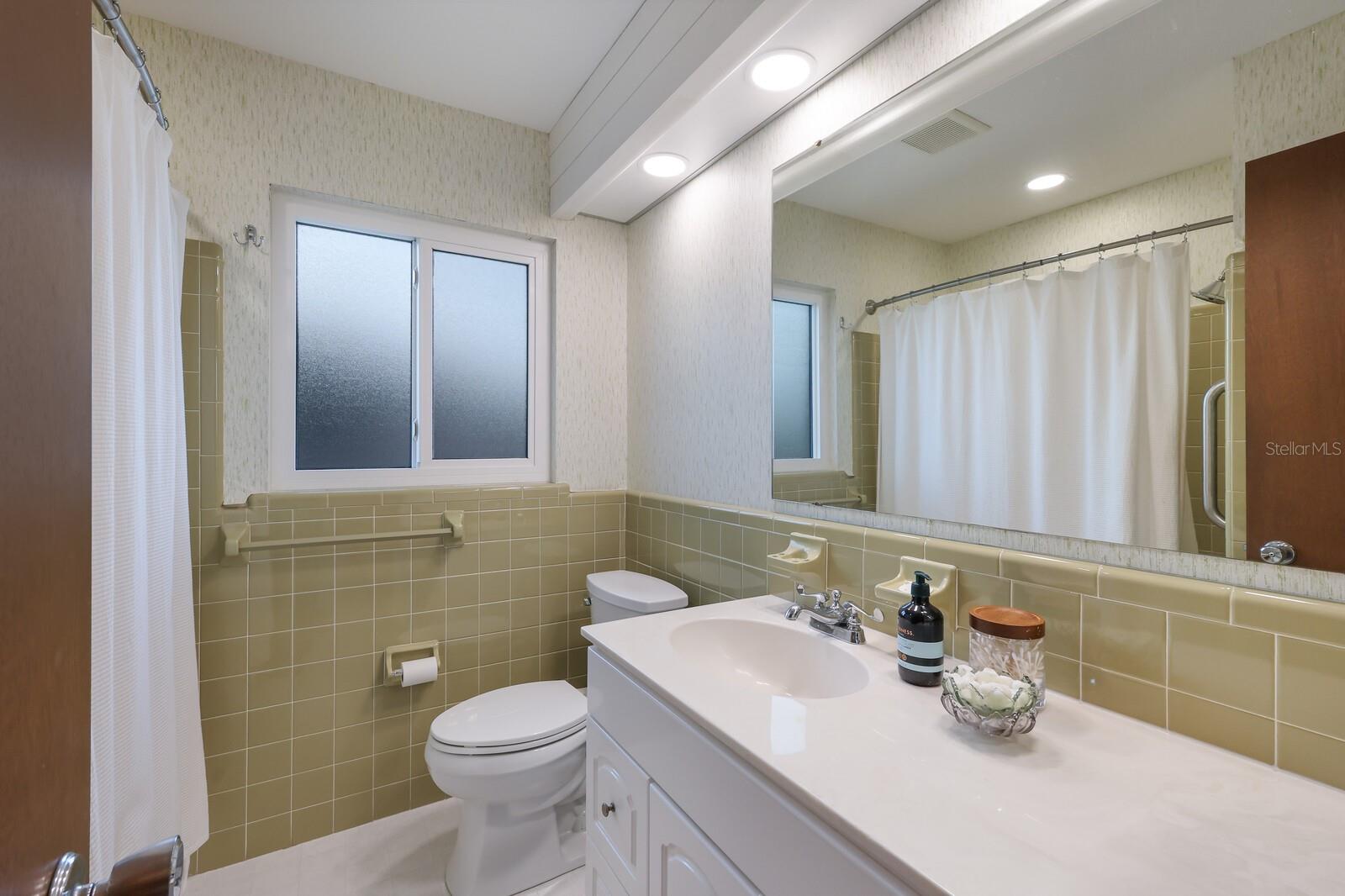 FLAMINGO CAY FIRST UNIT - Residential