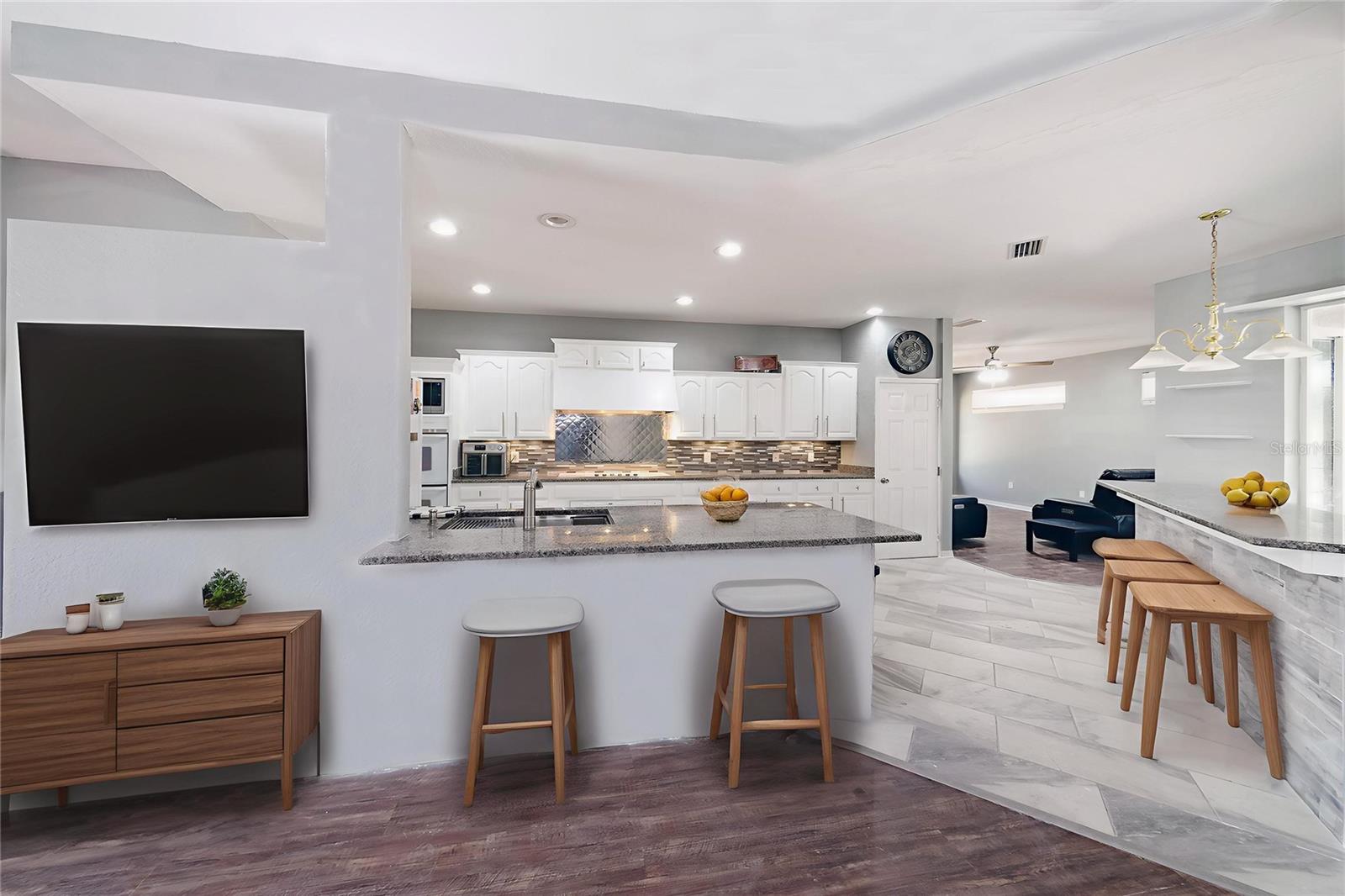 RAINBOW SPGS COUNTRY CLUB ESTATE - Residential