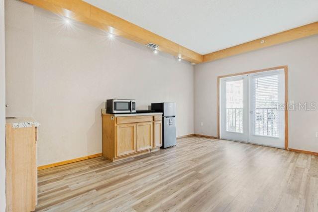 EUROPEAN VILLAGE - Residential Lease