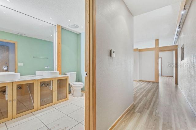 EUROPEAN VILLAGE - Residential Lease