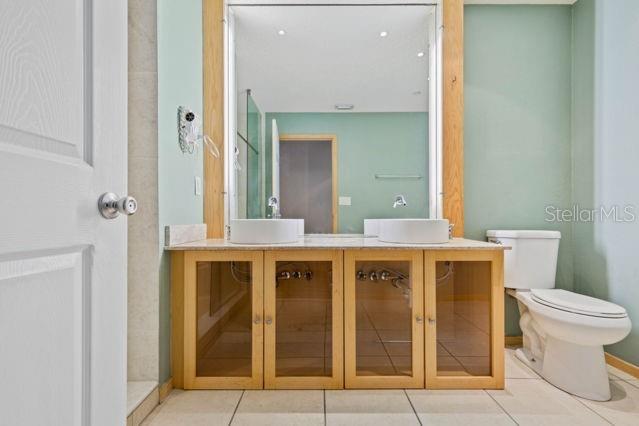 EUROPEAN VILLAGE - Residential Lease