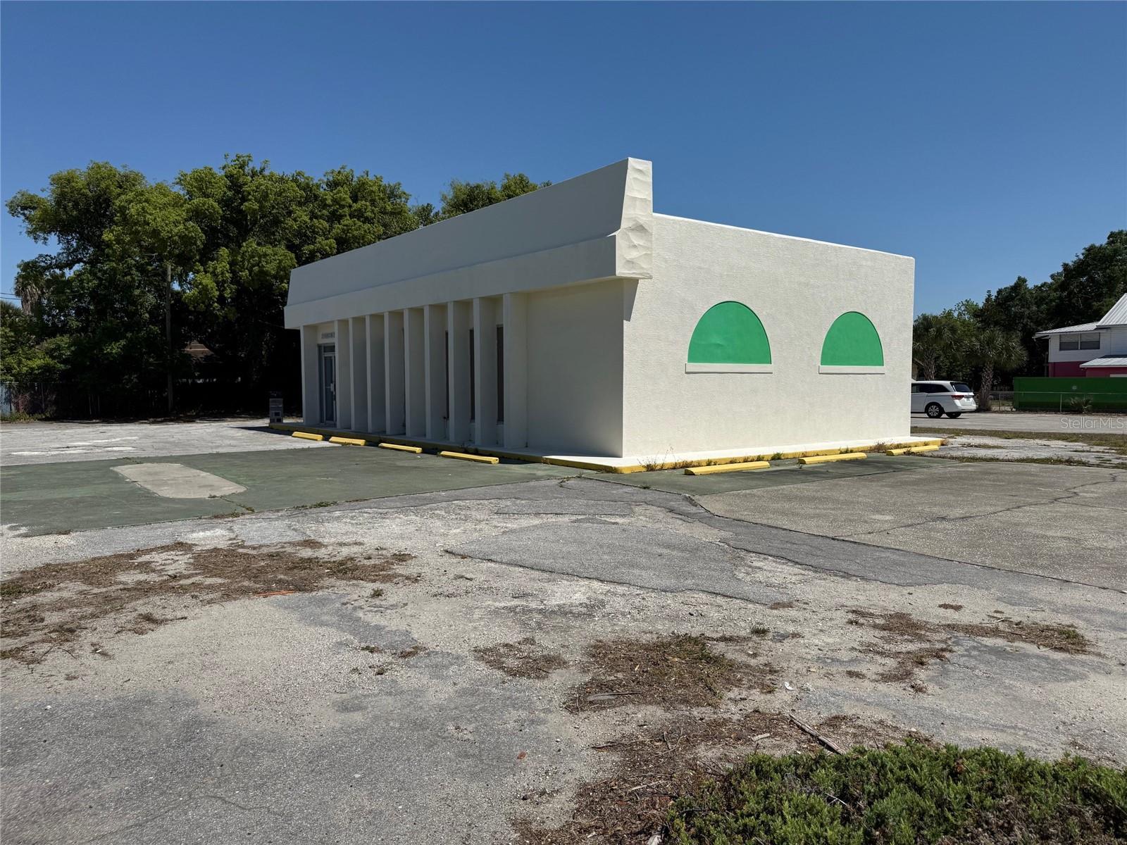 905 E MAIN STREET