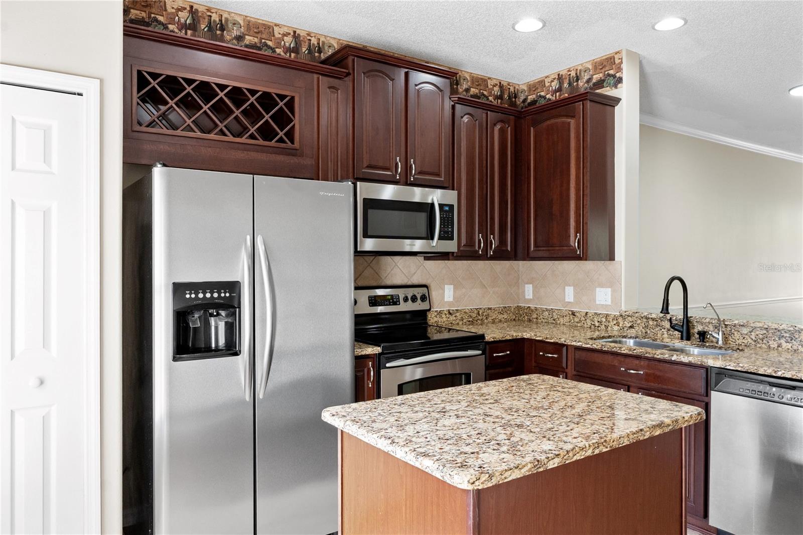 AVALON PARK VILLAGE 06 - Residential Lease