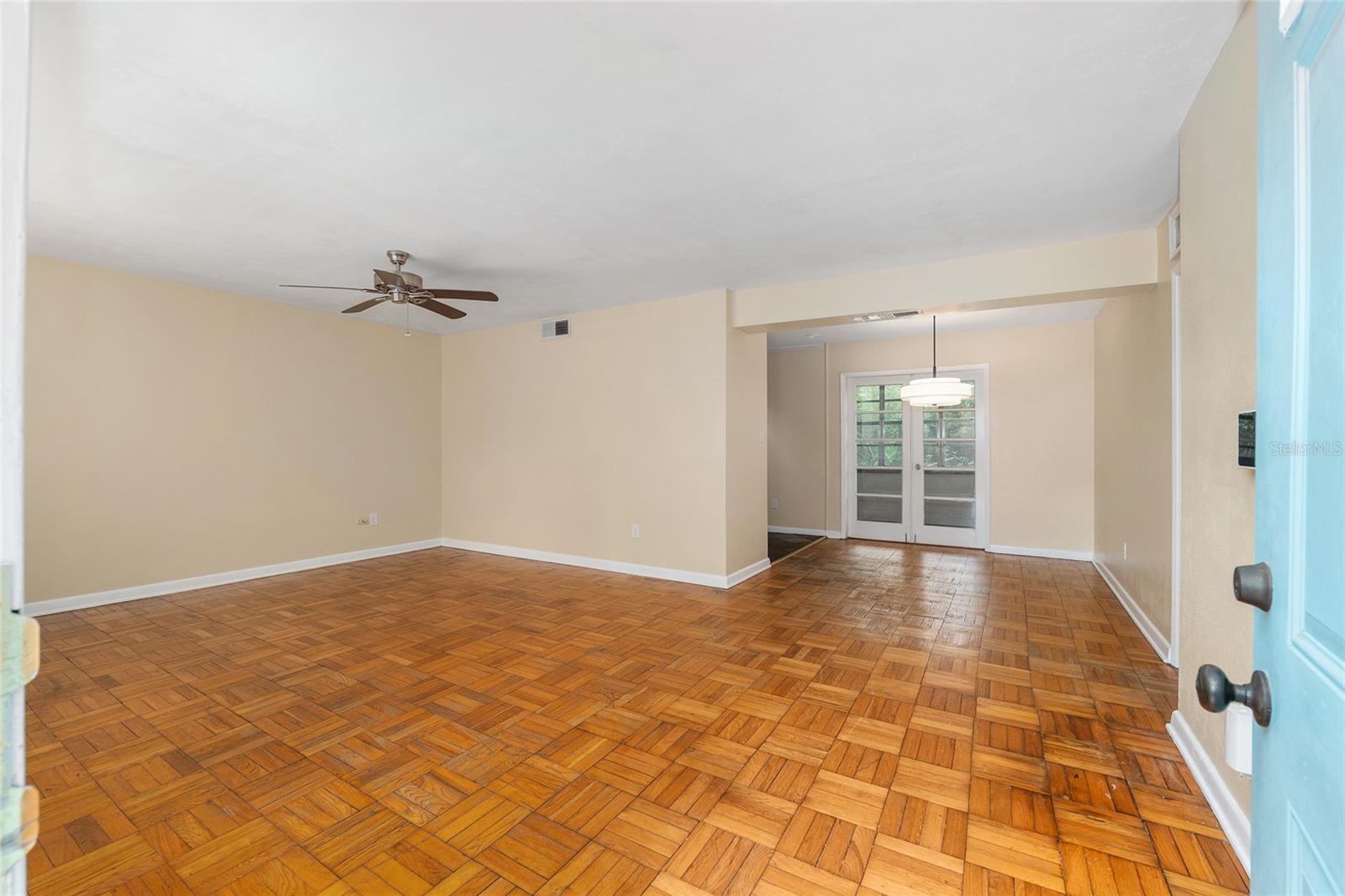 HIGHLAND COURT - Residential