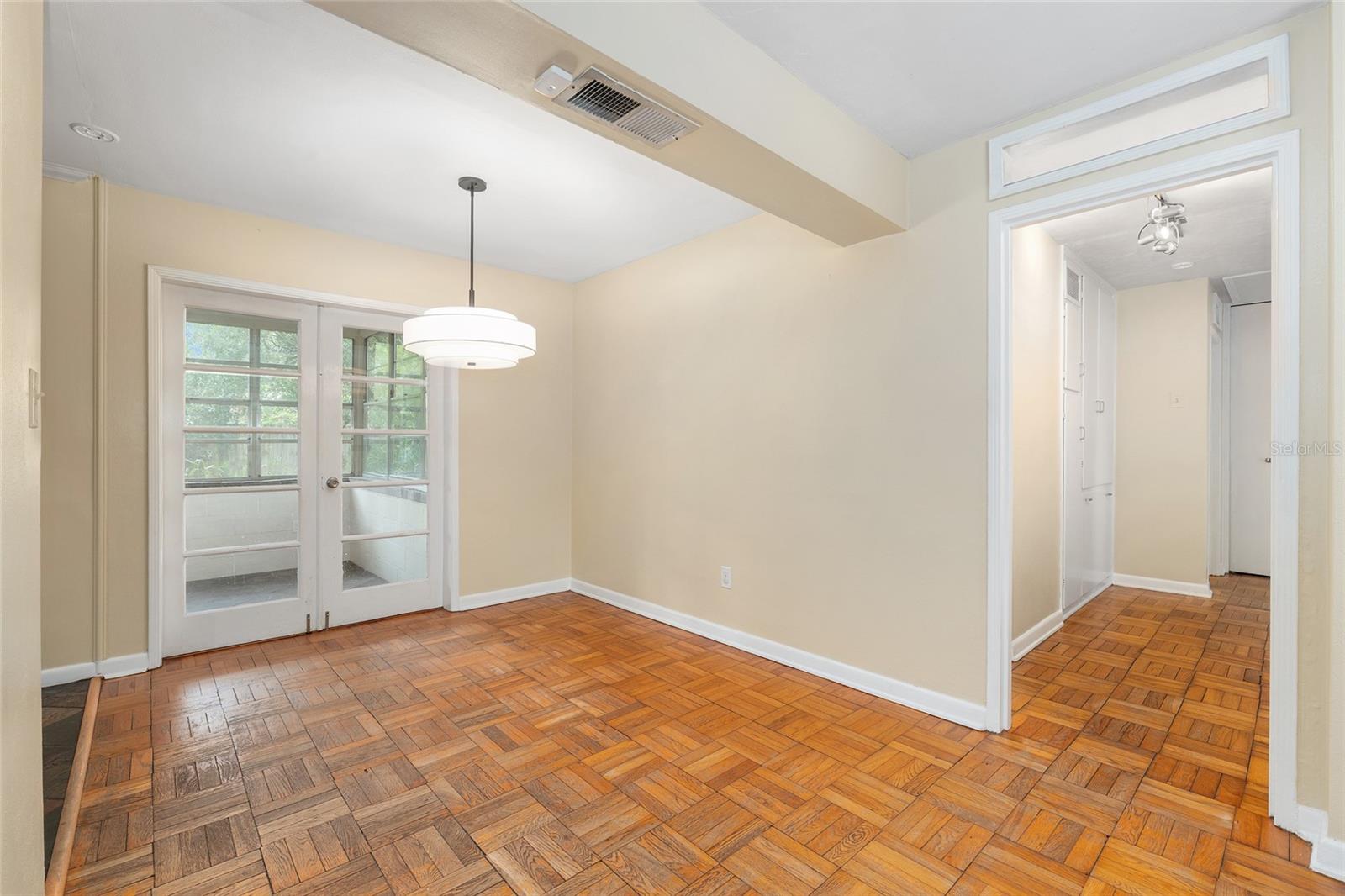 HIGHLAND COURT - Residential