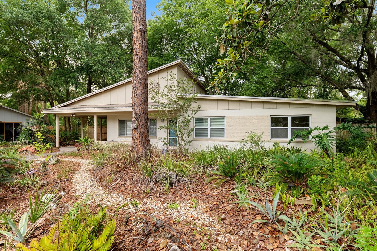HIGHLAND COURT - Residential