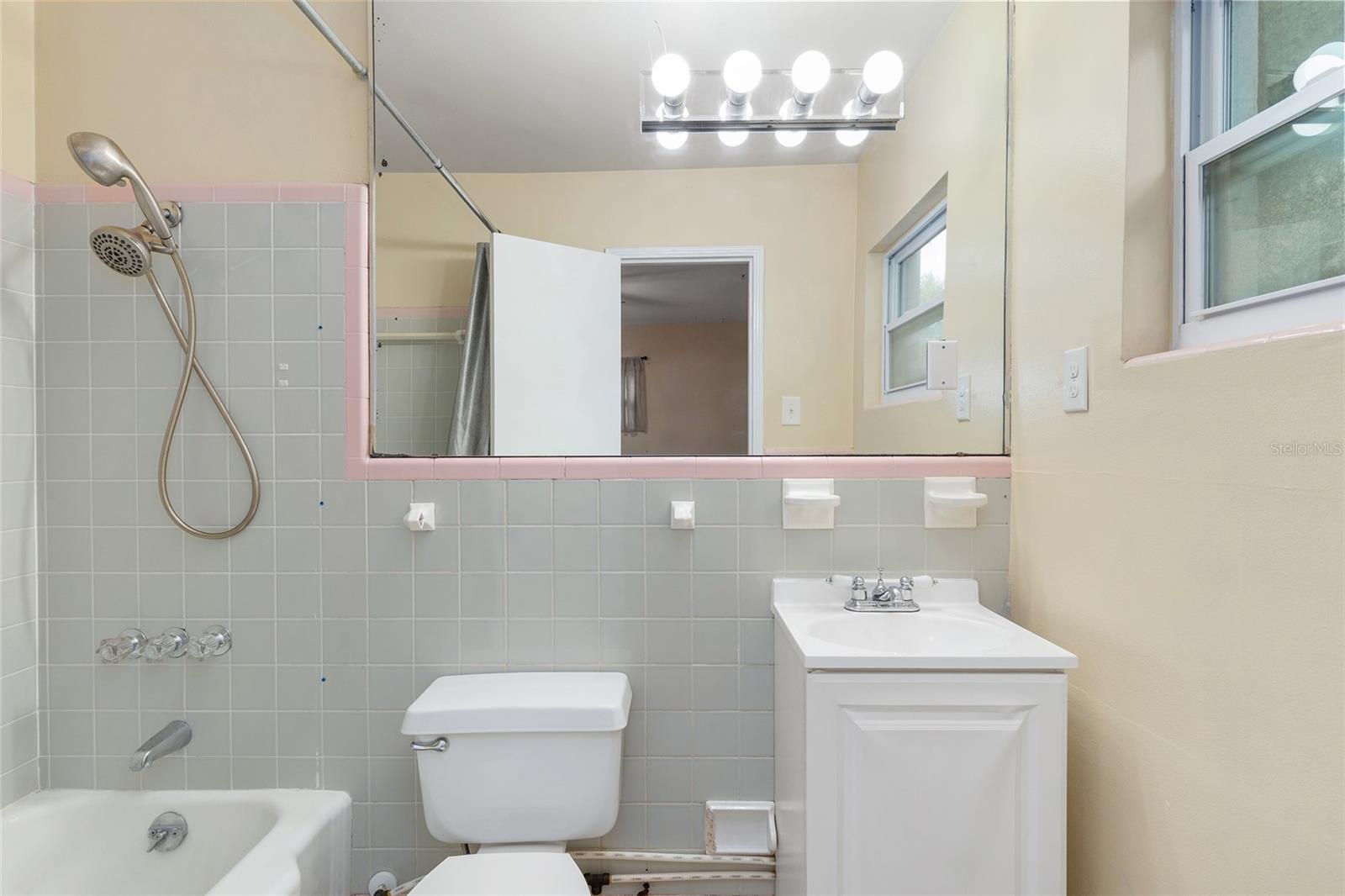 HIGHLAND COURT - Residential