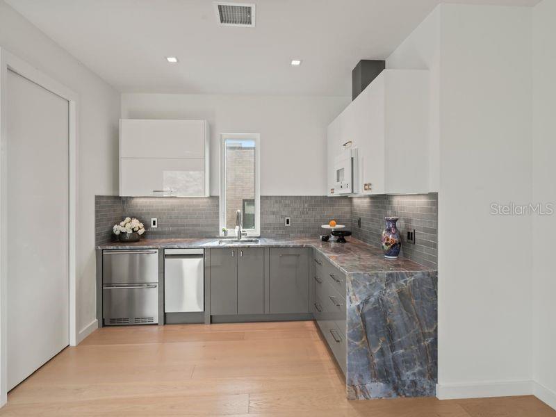 COQUINA BEACH - Residential