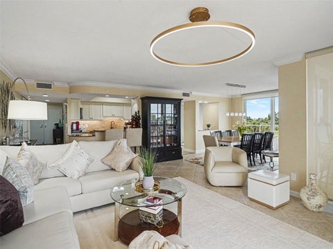 775 Longboat Club Road 304, Longboat Key, FL 34228