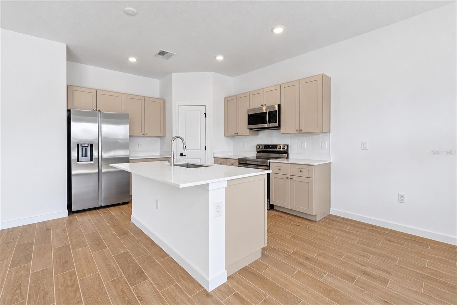 4528 NW 35TH PLACE ROAD
