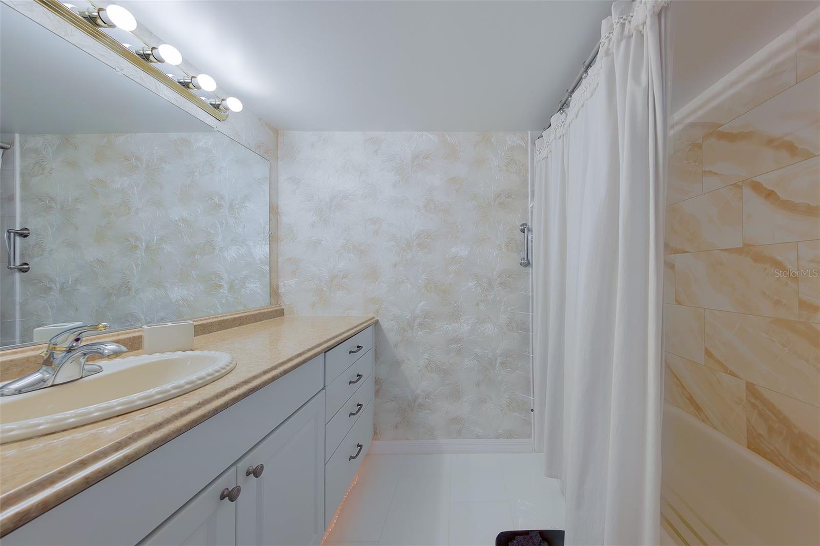 HEATHER LAKE APTS CONDO - Residential