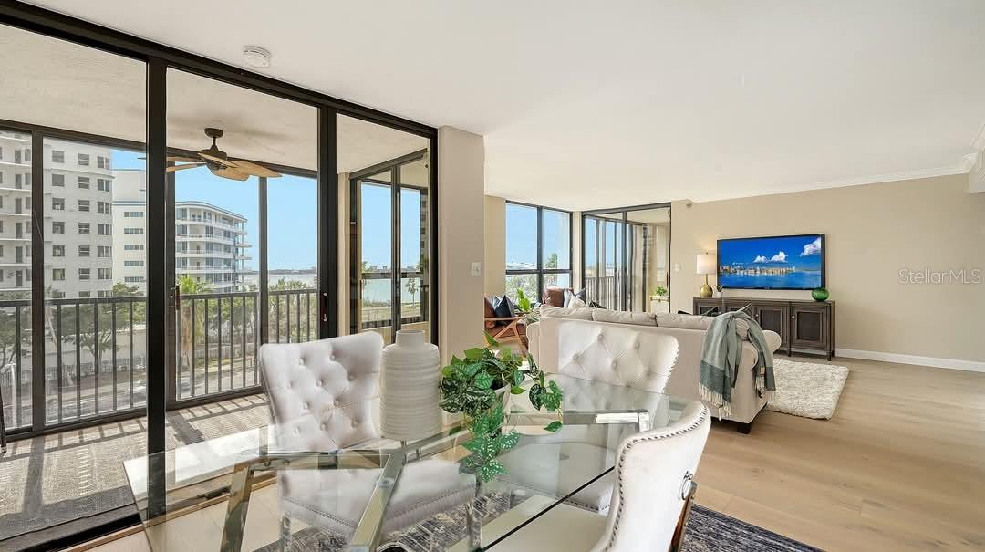 SUNSET TOWERS - Residential