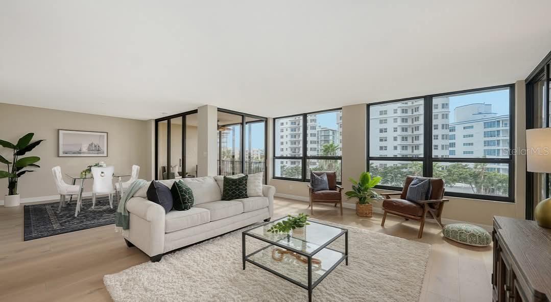 SUNSET TOWERS - Residential