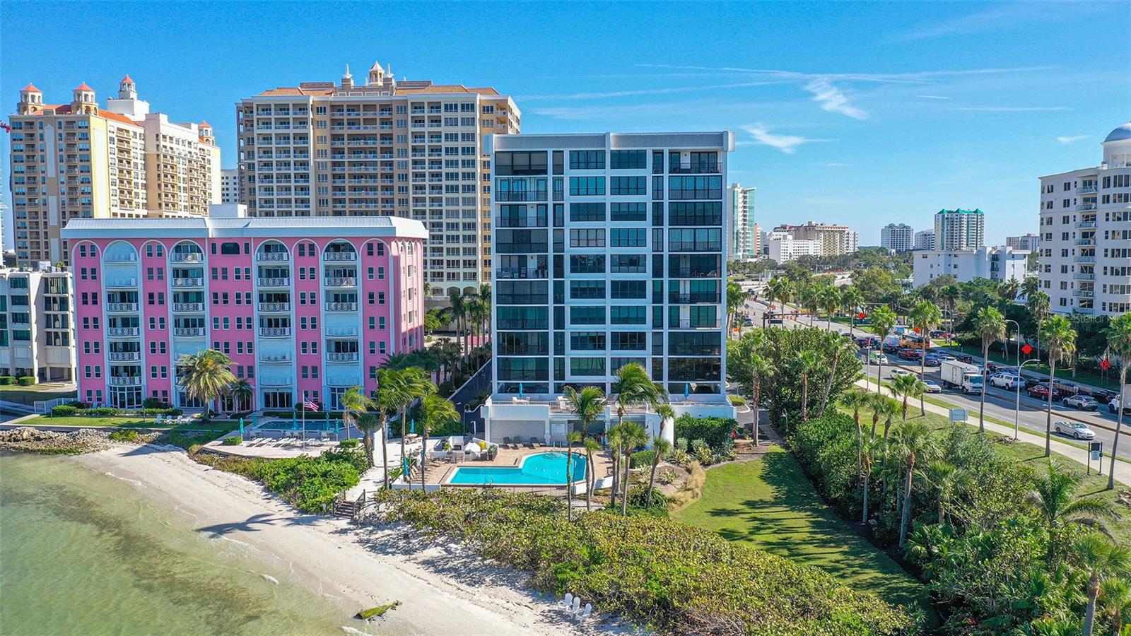 SUNSET TOWERS - Residential