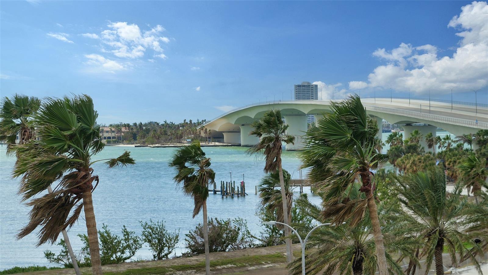 SUNSET TOWERS - Residential