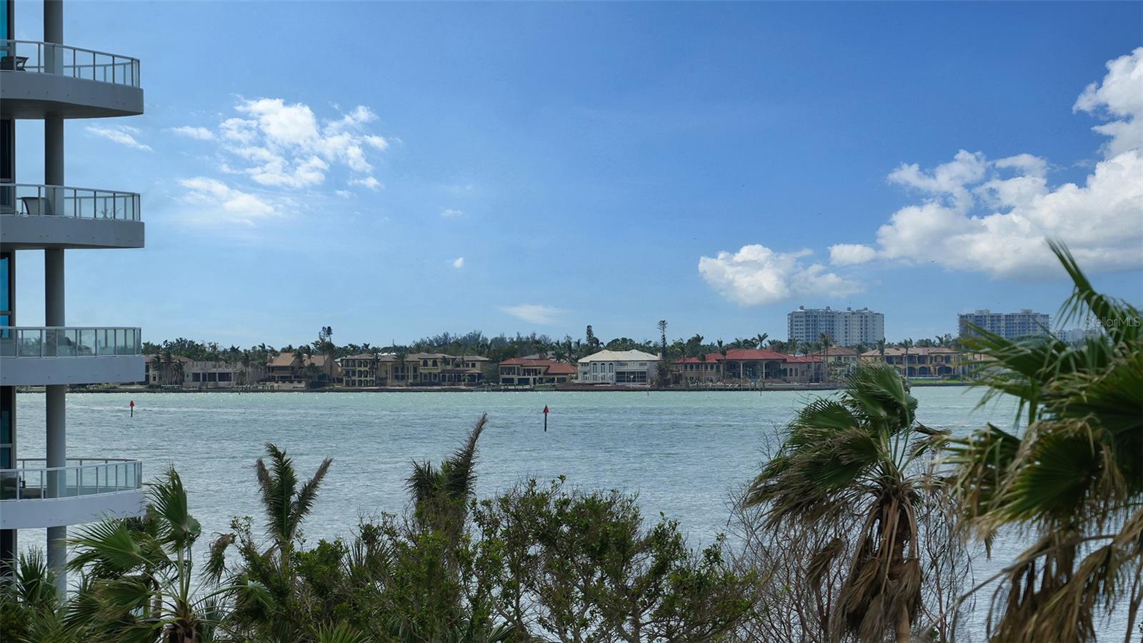 SUNSET TOWERS - Residential