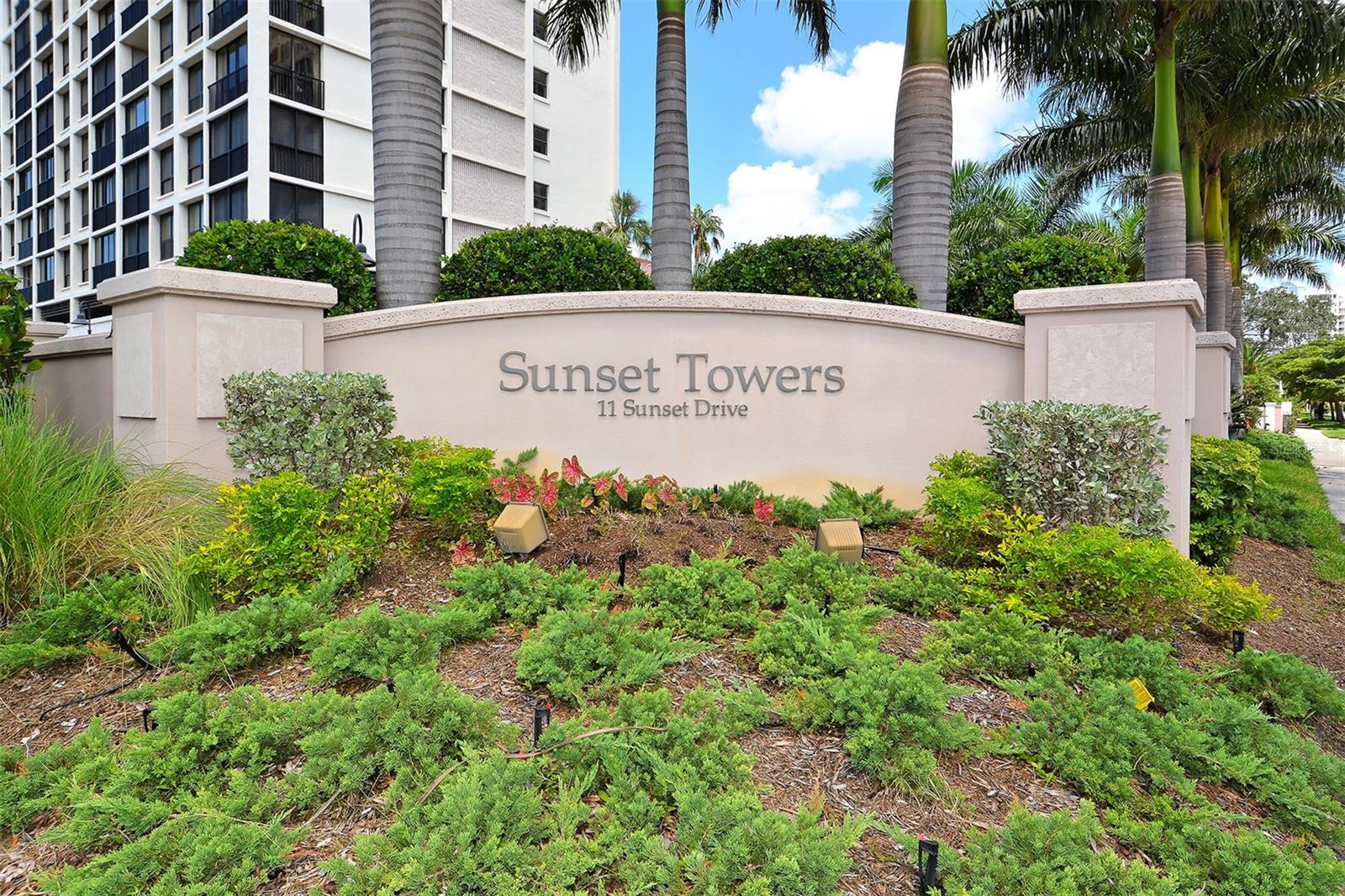 11 SUNSET DRIVE 303