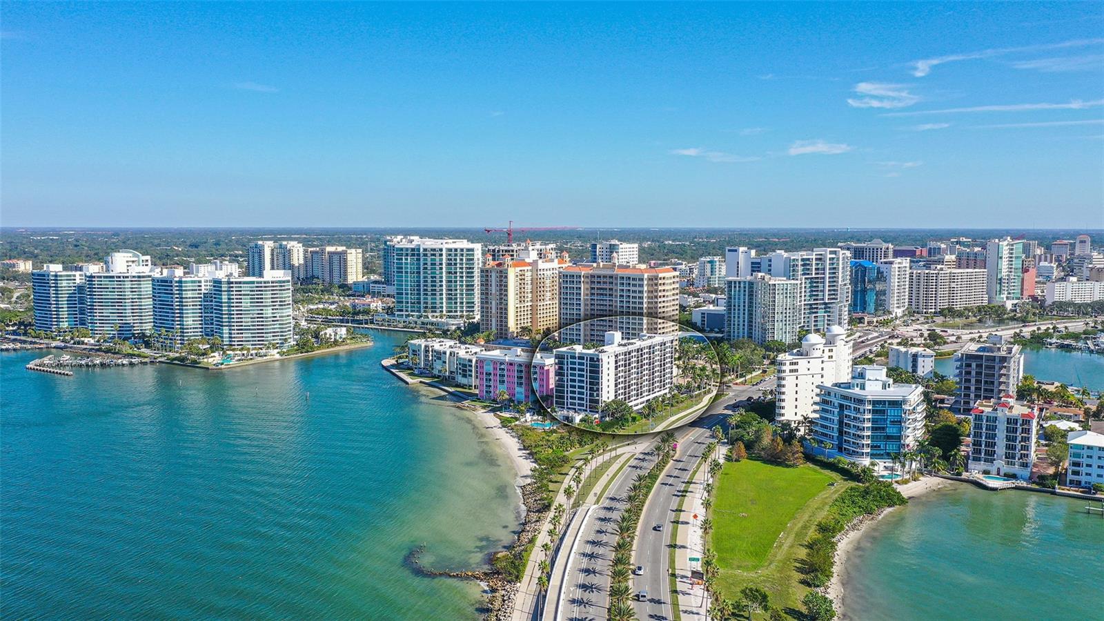 SUNSET TOWERS - Residential